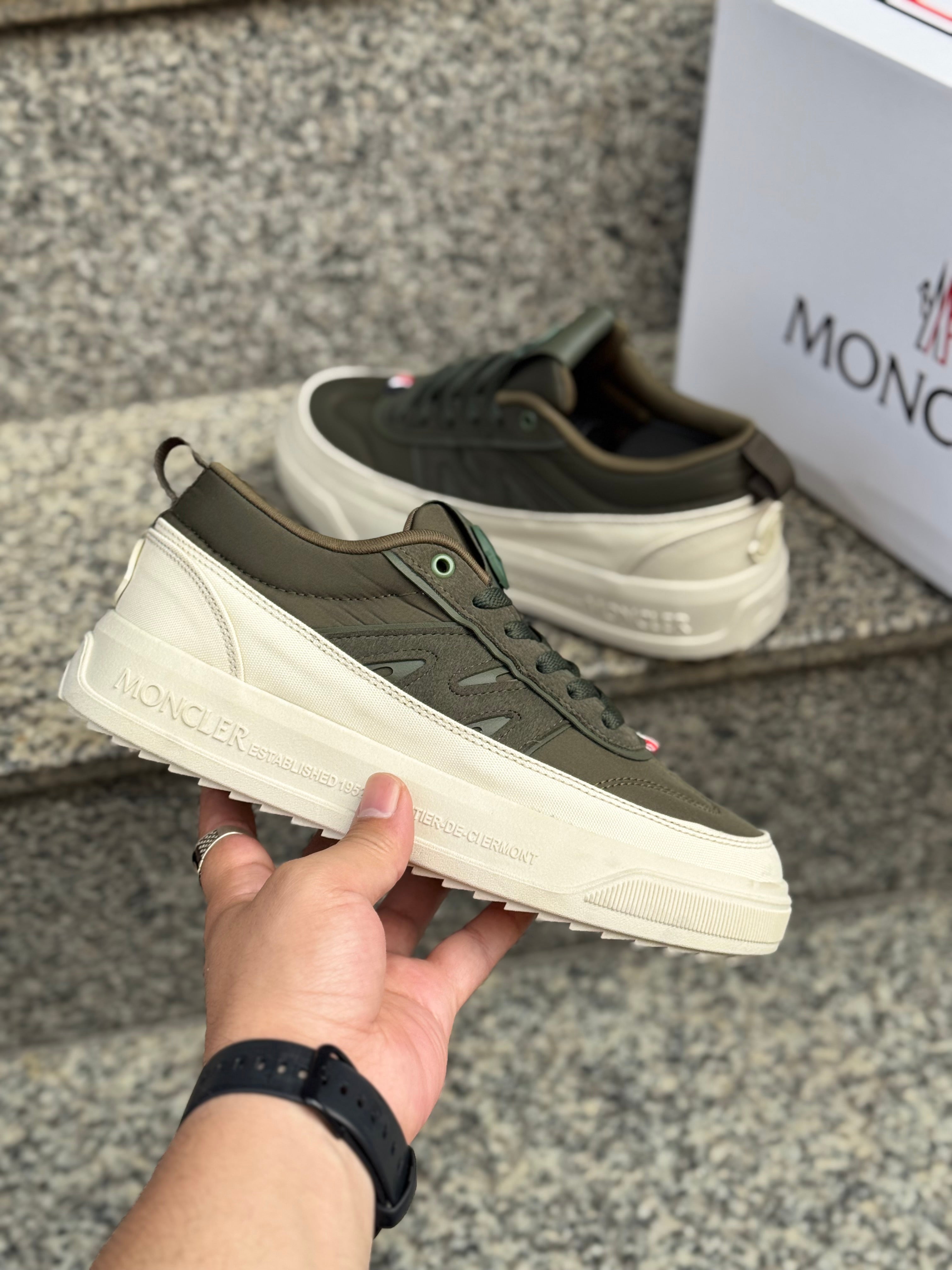 Moncler Erkek Sneaker (Haki/Bej) – İthal Kalite
