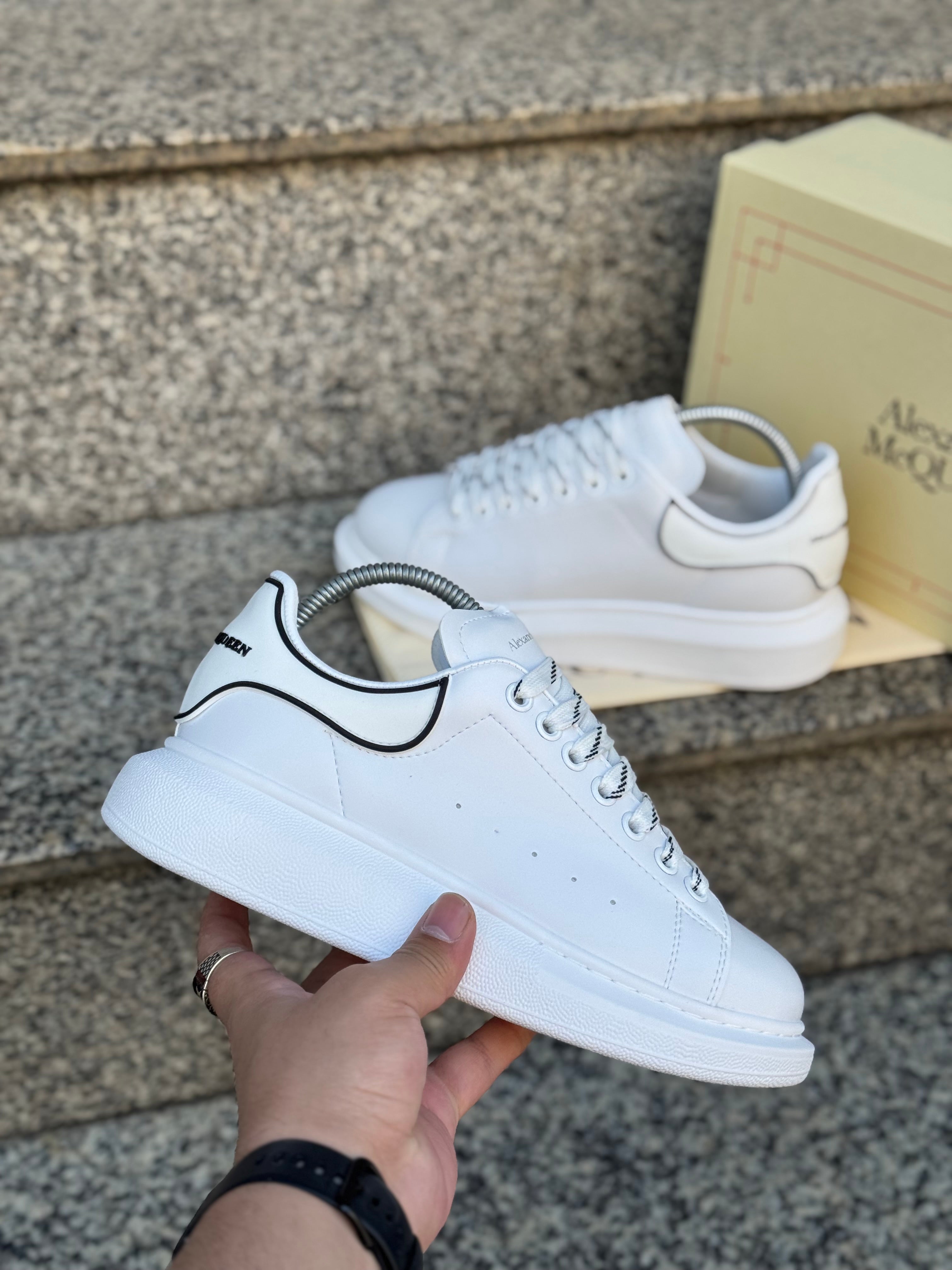 Beyaz Alexander McQueen Erkek Sneaker Poli Taban 02